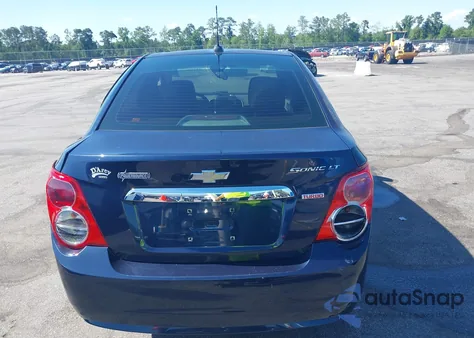 2015 Chevrolet Sonic Lt Auto z USA, uszkodzony, nr VIN 1G1JC5SB5F4177676